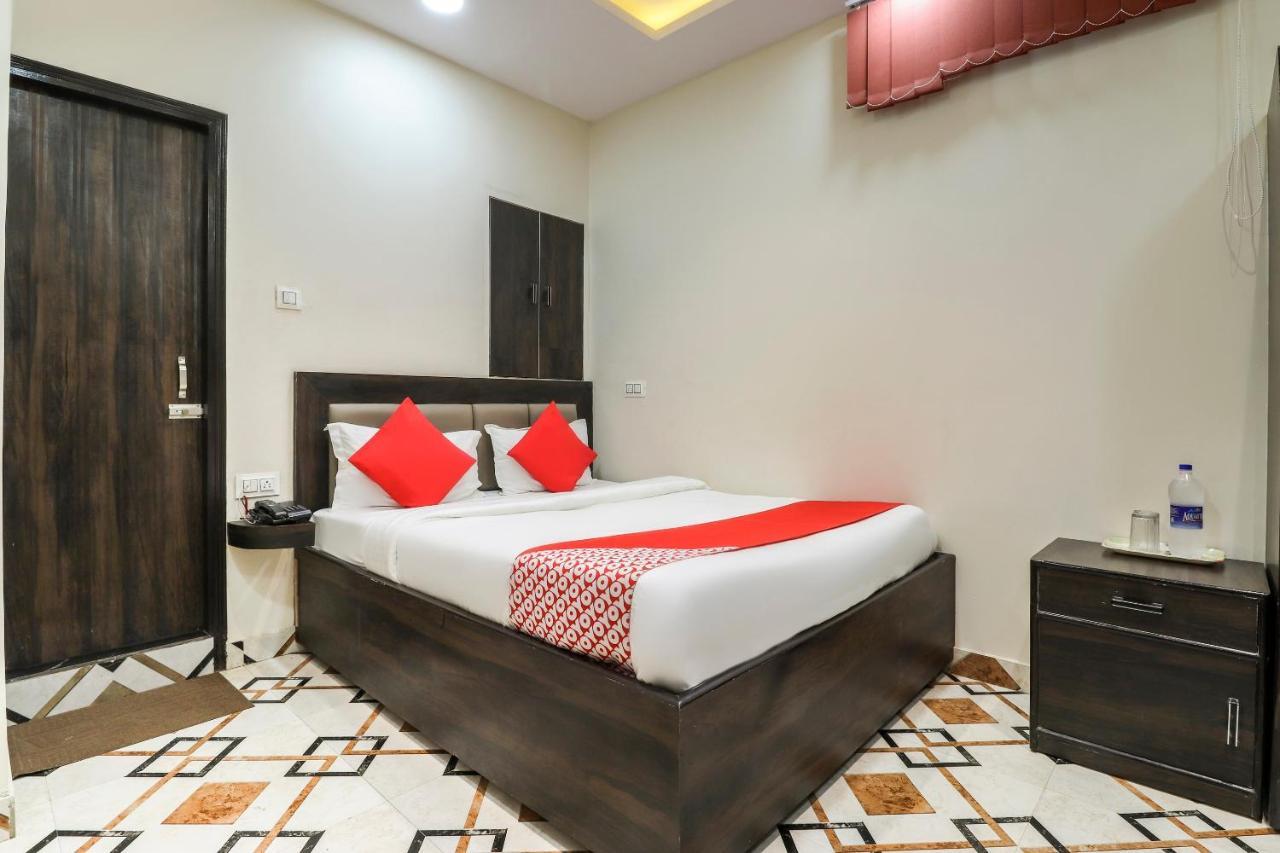 Oyo Hotel City Palace Kanpur Esterno foto