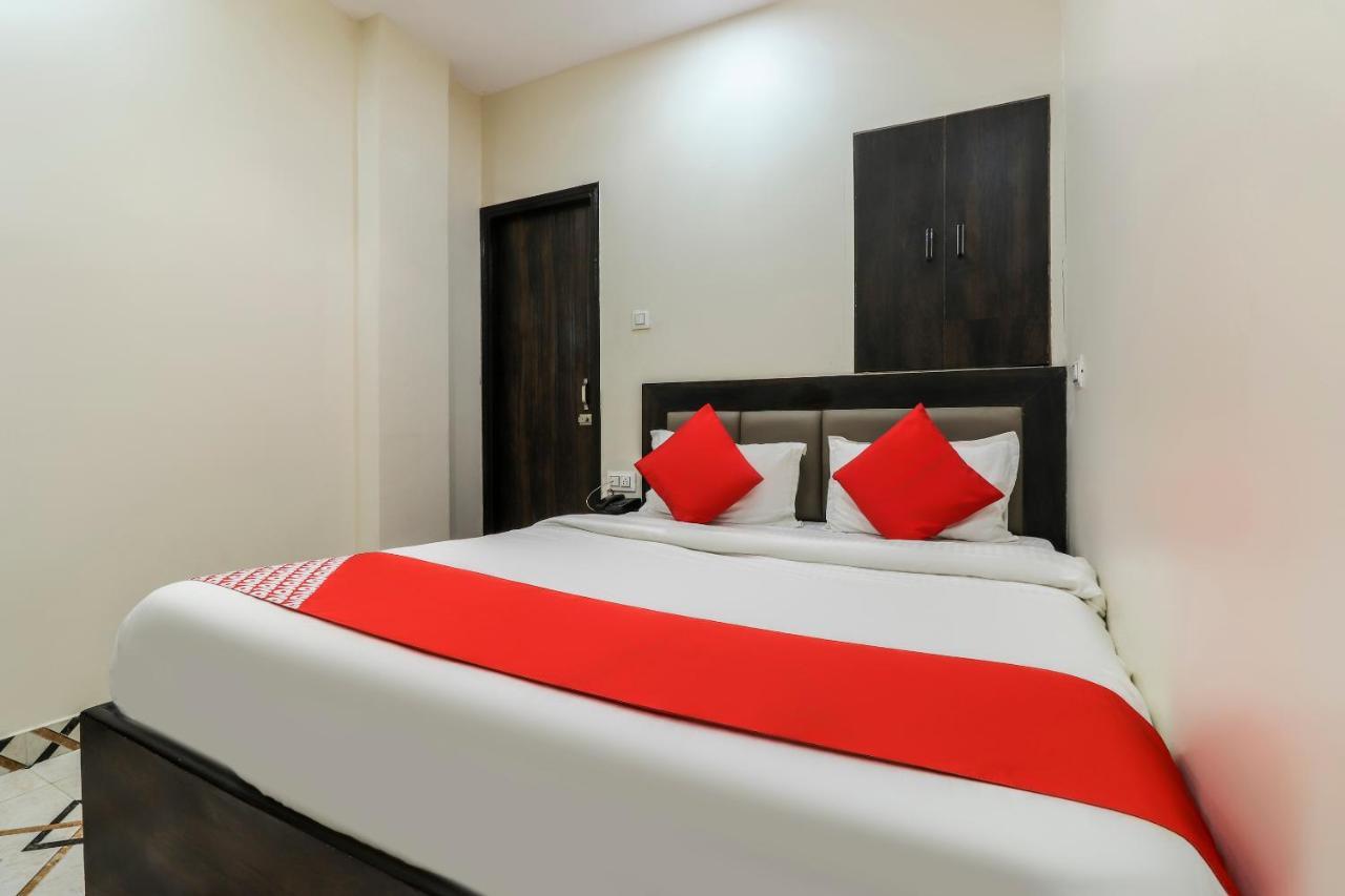 Oyo Hotel City Palace Kanpur Esterno foto